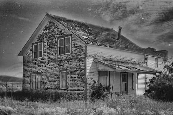 Abandoned Homestead-Minolta 450si-Film-bw